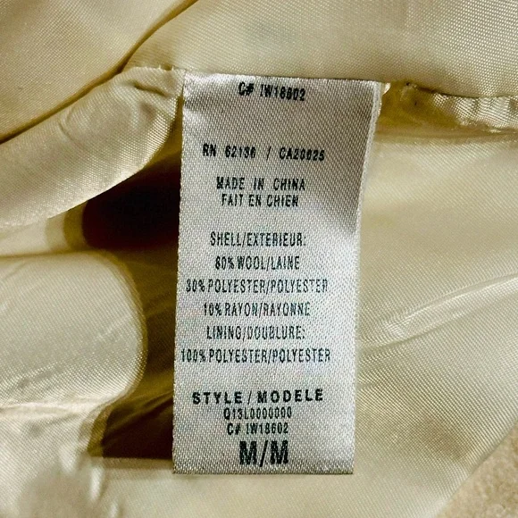 Guess Coat. Size Medium. - Picture 9 of 9